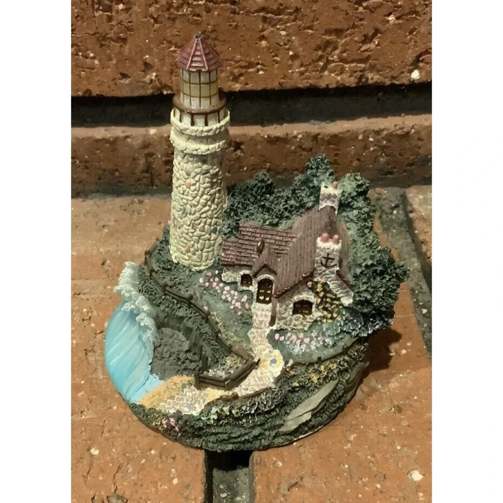 Thomas Kinkade's Illuminated‎ Ornament Collection 